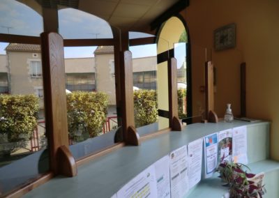 ecran verre guichet mairie